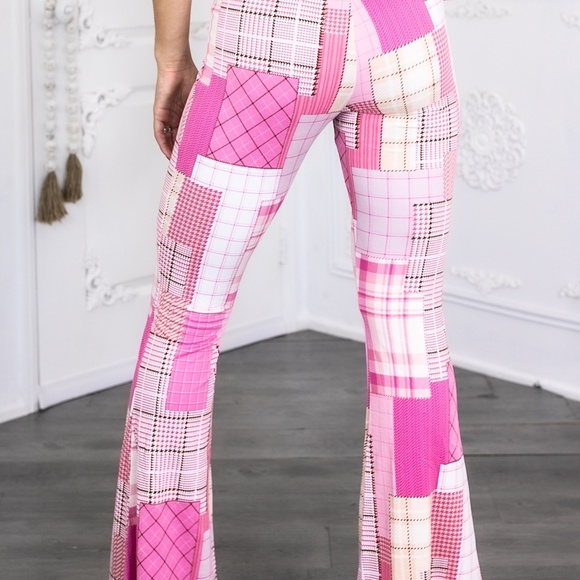 Pink and Flared pants - Picture 4 of 8